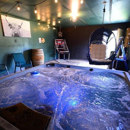 Cozy Cabin With Hottub At Cloverdale Cabins Hinckley Exteriör bild
