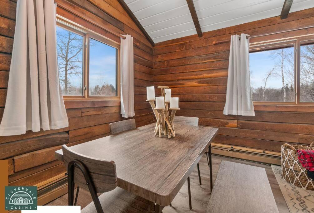 Cozy Cabin With Hottub At Cloverdale Cabins Hinckley Exteriör bild