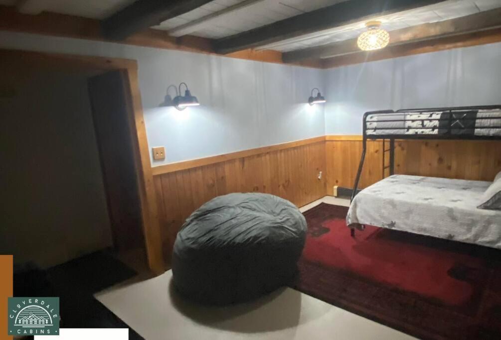 Cozy Cabin With Hottub At Cloverdale Cabins Hinckley Exteriör bild