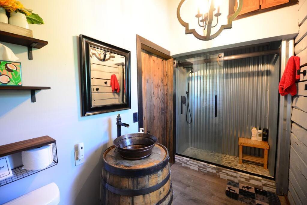 Cozy Cabin With Hottub At Cloverdale Cabins Hinckley Exteriör bild